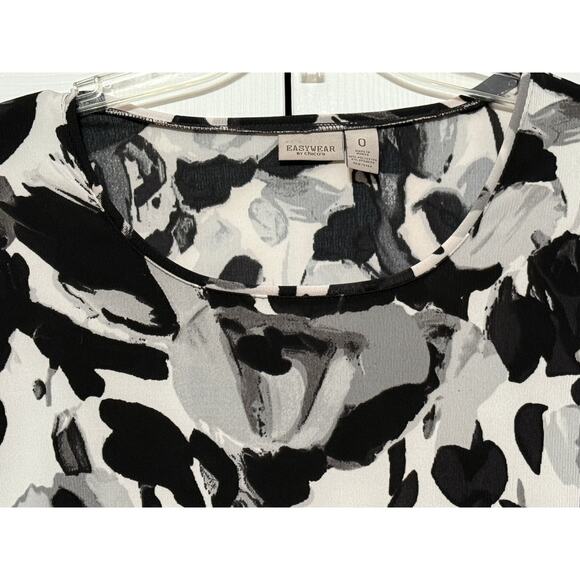 Chico's Easywear Black, White, and Gray Printed Top, Size 0 - Picture 4 of 4